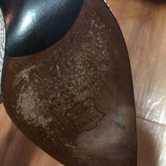 Stuart Weitzman Gold Sparkle Heels Size 8 - Picture 5 of 8